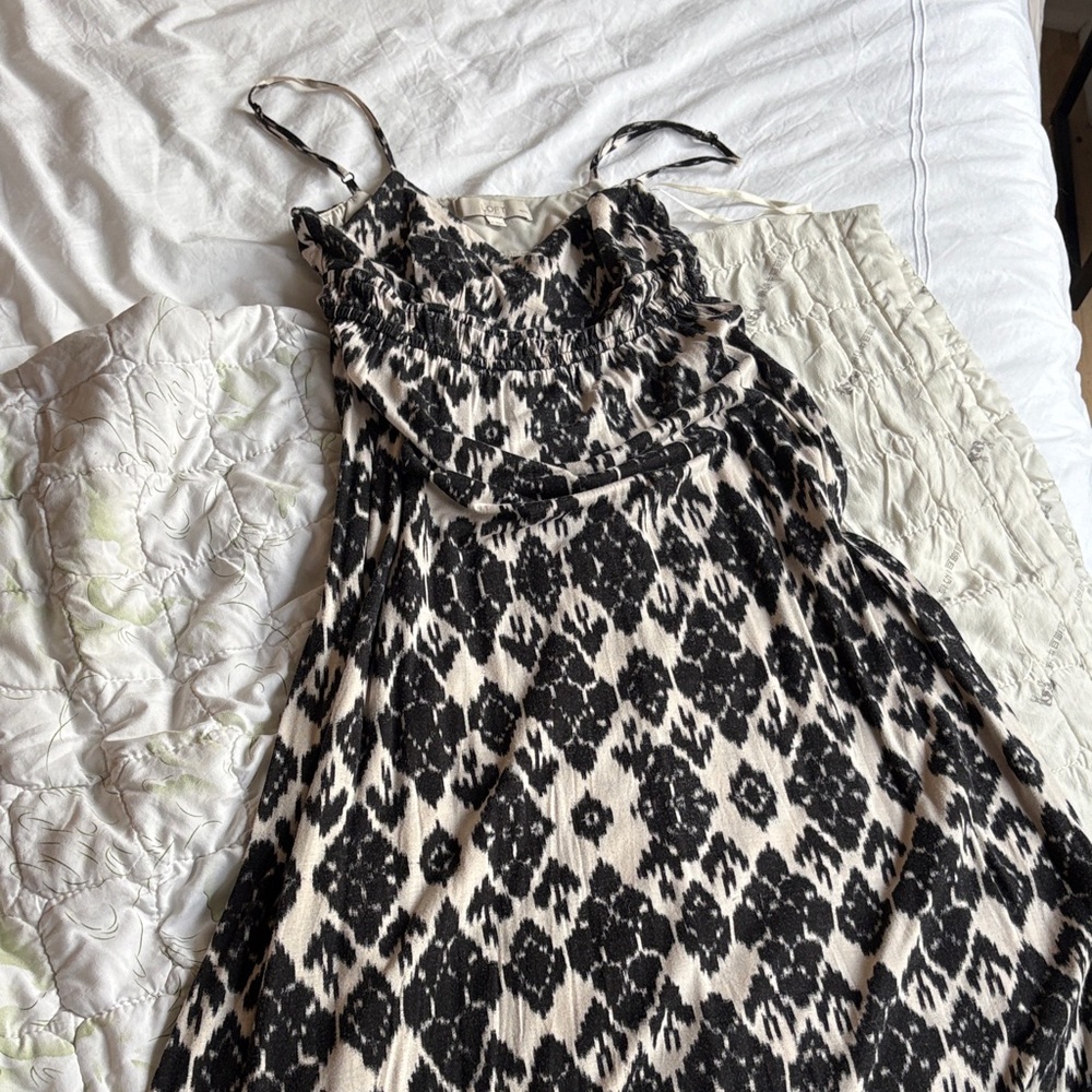 Elegant Black and White Patterned Dress